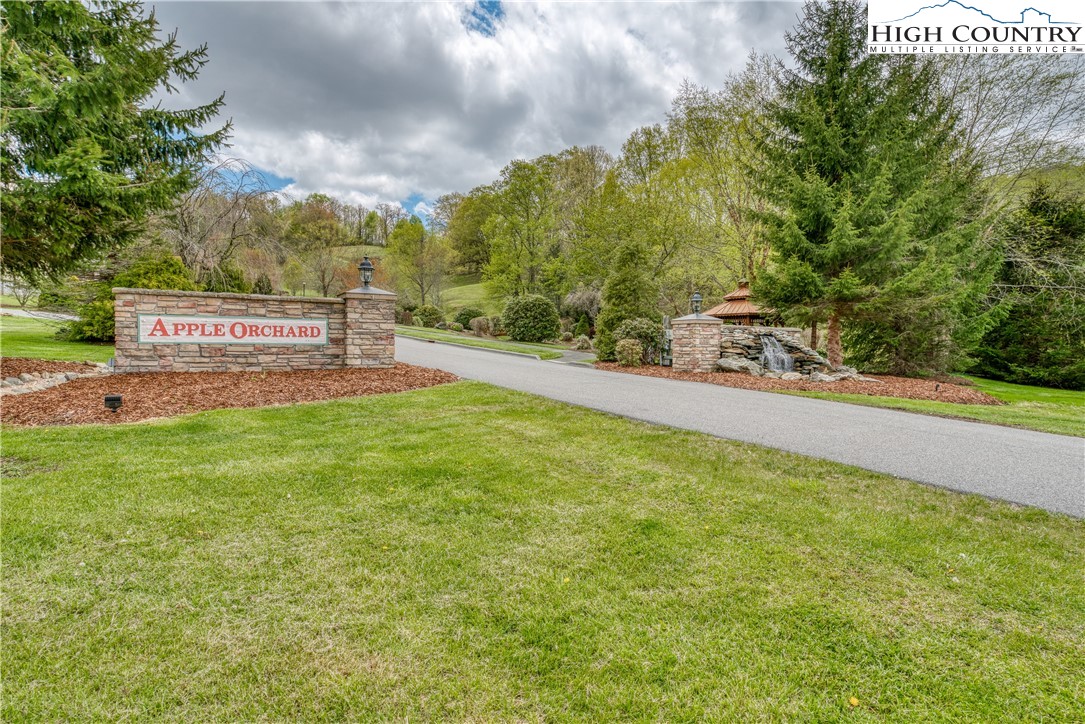 45 Supreme Golden Road Banner Elk, NC 28604 - Photo 24 of 26 Gallery Image 24