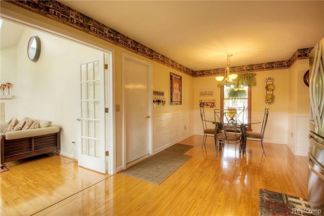 45044 Lemont Road Canton, MI 48187 - Photo 17 of 34 19 Nook.jpg