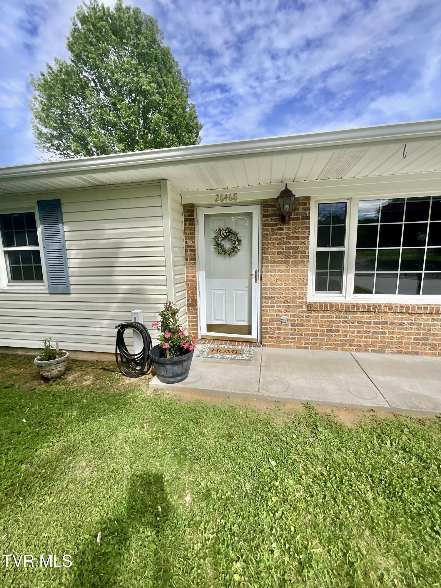 26468 Watauga Road Abingdon, VA 24211 - Photo 2 of 35 IMG_1425