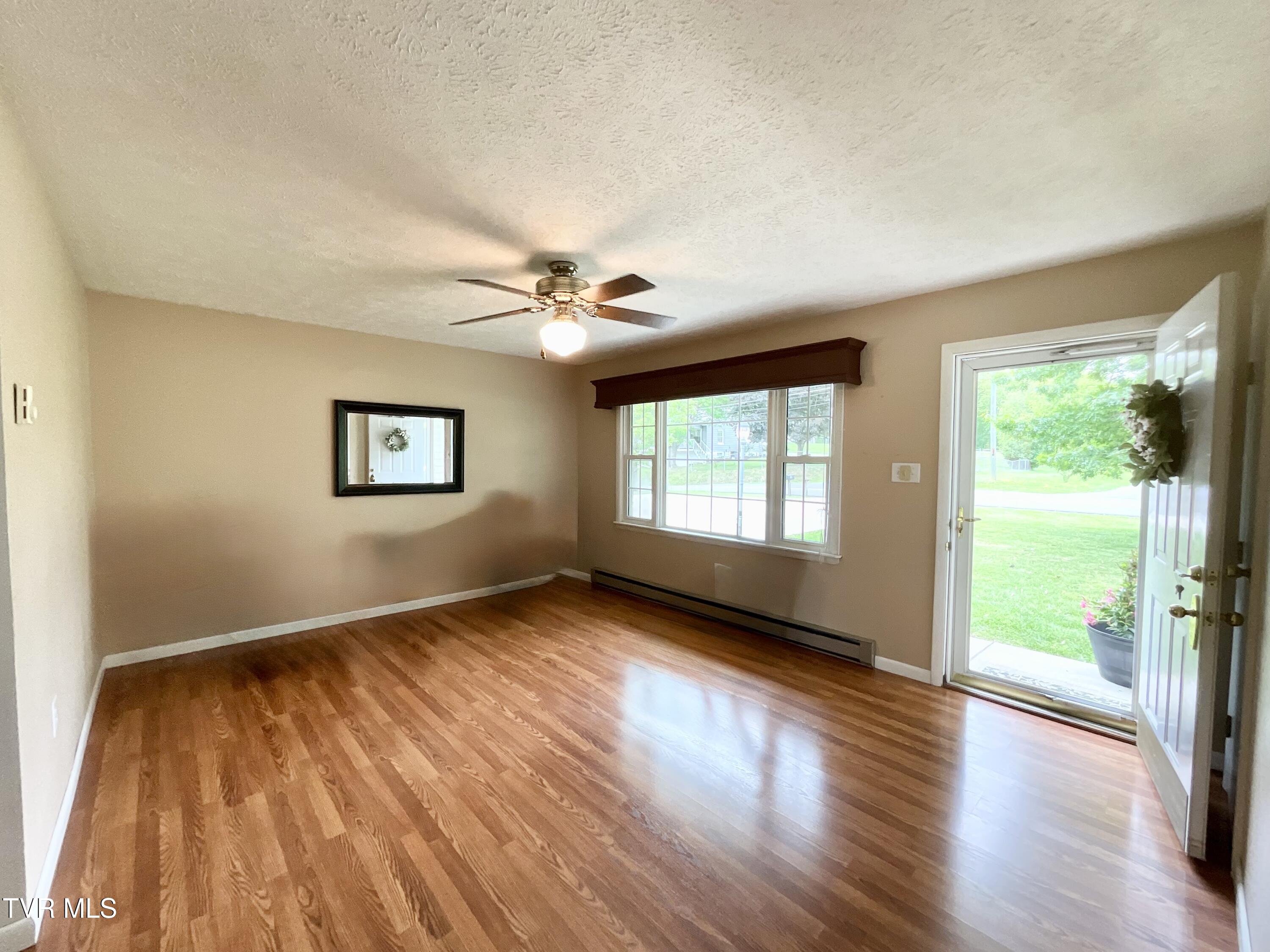 26468 Watauga Road Abingdon, VA 24211 - Photo 9 of 35 IMG_1304