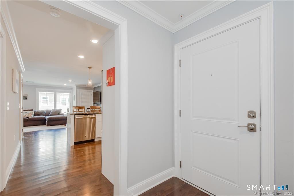 2 Bishop Road, Unit 201 West Hartford, CT 06119 - Photo 5 of 26