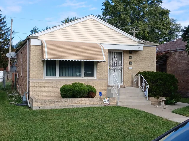 $147,000 | 215 West 146th Street, Riverdale, IL 60827