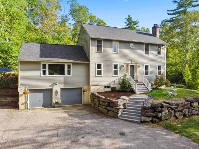 $660,000 | 64 Lyndeborough Road, Amherst, NH 03031
