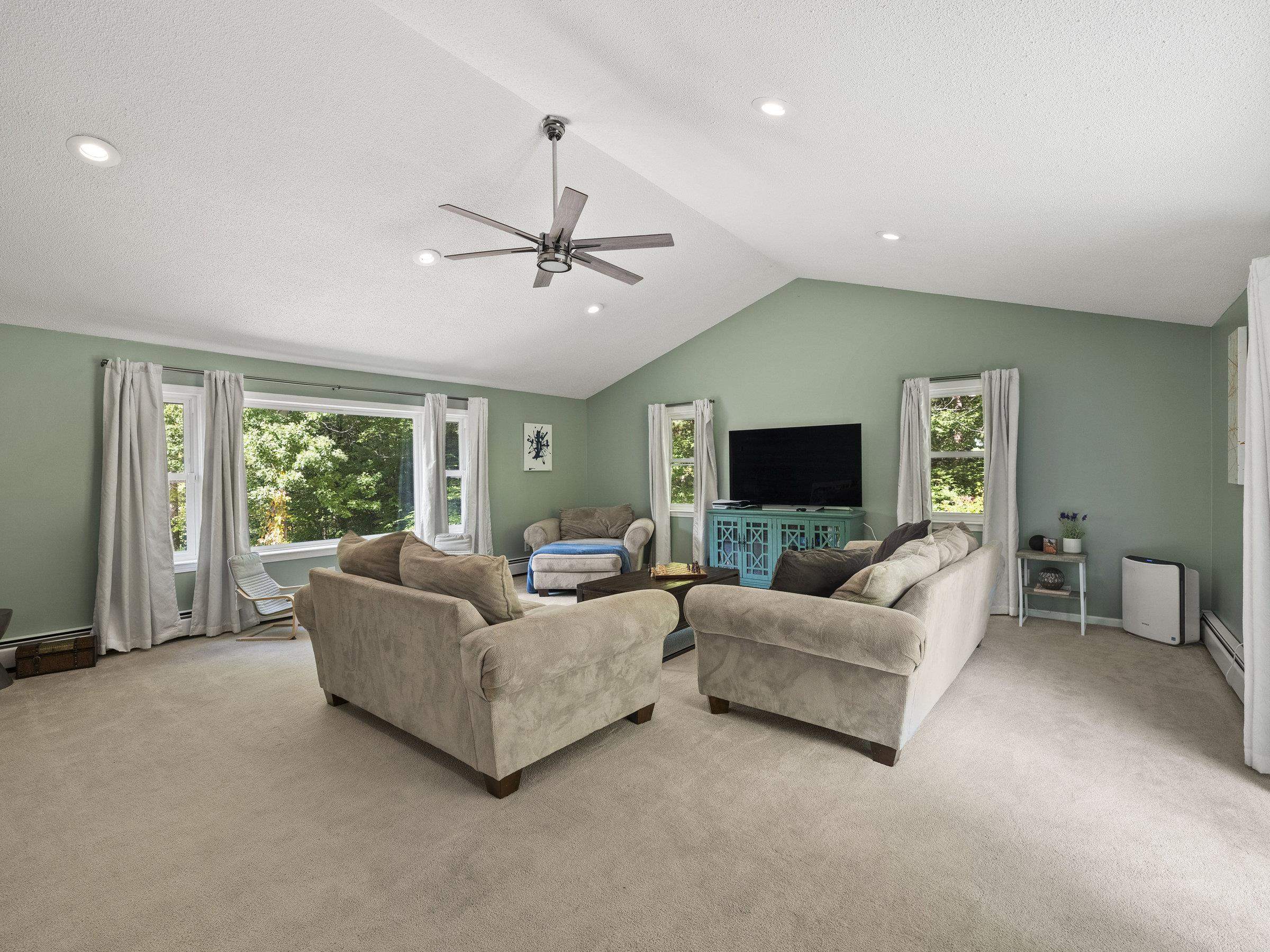 64 Lyndeborough Road Amherst, NH 03031 - Photo 22 of 38