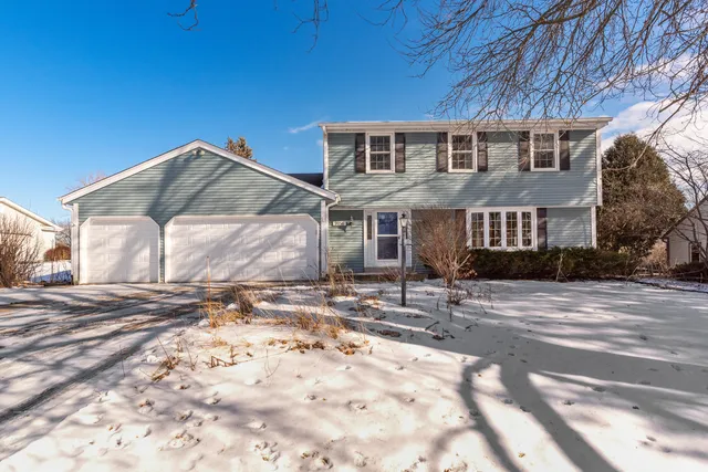 $475,000 | 9936 Concord Drive, Mequon, WI 53097