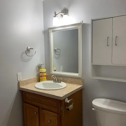 $1,900 | 512 Abbott Farm Lane, Hudson, NH 03051