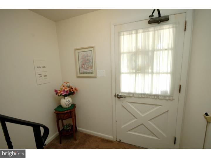 17 C Sunnybrook Road Stratford, NJ 08084 - Photo 2 of 20 Foyer