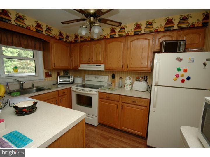 17 C Sunnybrook Road Stratford, NJ 08084 - Photo 8 of 20 Kitchen