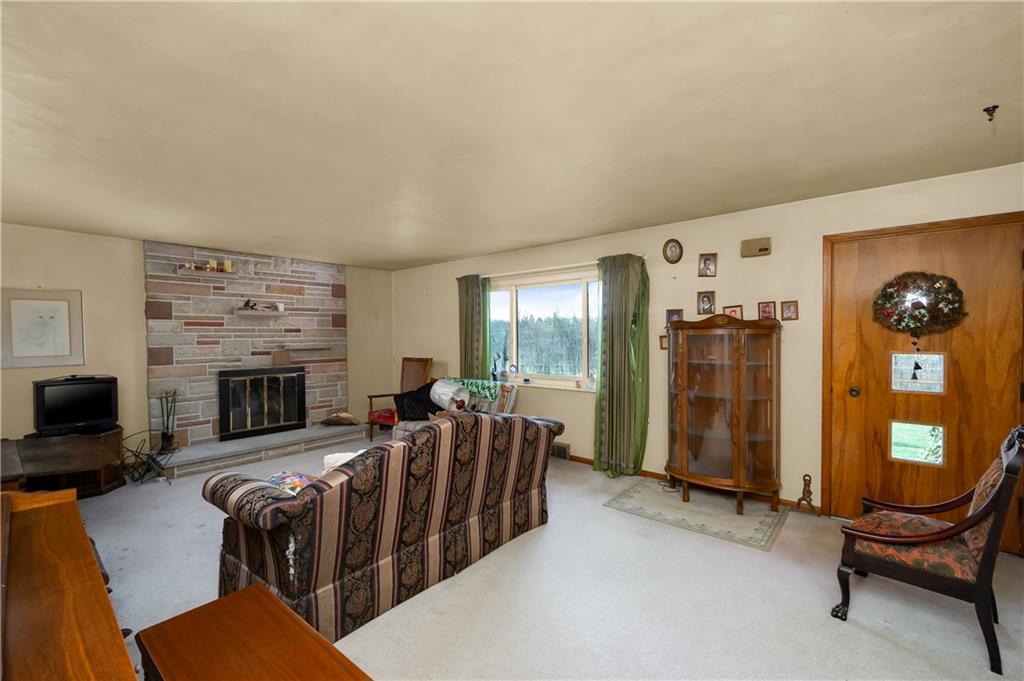 349 Dinnerbell Road Butler, PA 16002 - Photo 4 of 30