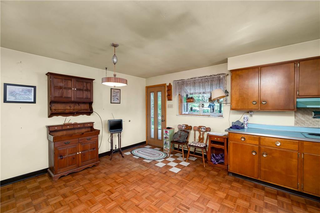 349 Dinnerbell Road Butler, PA 16002 - Photo 8 of 30