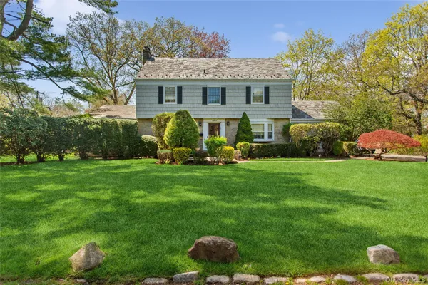 $1,950,000 | 1360 Boxwood Drive West, Hewlett, NY 11557