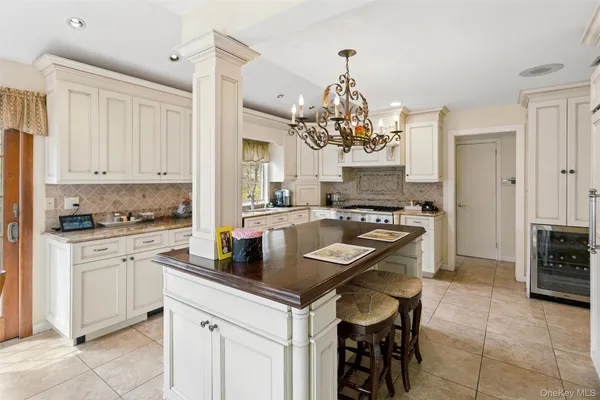 $1,950,000 | 1360 Boxwood Drive West, Hewlett, NY 11557