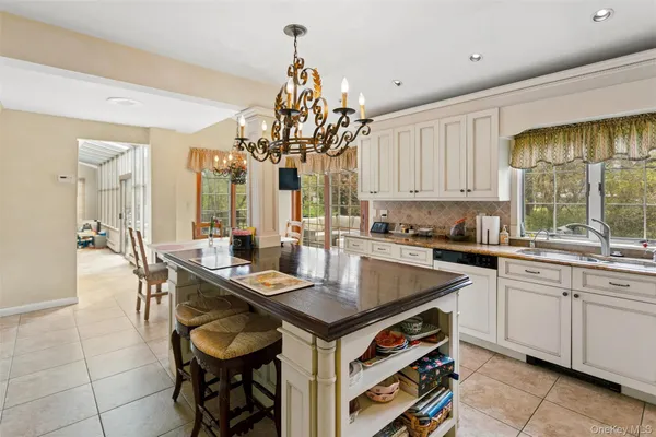 $1,950,000 | 1360 Boxwood Drive West, Hewlett, NY 11557
