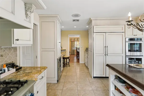 $1,950,000 | 1360 Boxwood Drive West, Hewlett, NY 11557