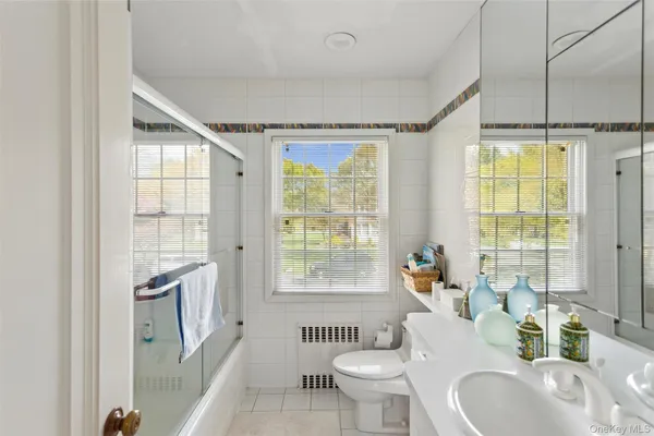$1,950,000 | 1360 Boxwood Drive West, Hewlett, NY 11557