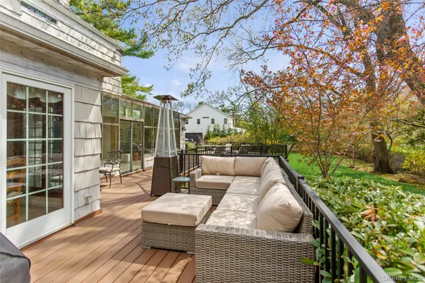 $1,950,000 | 1360 Boxwood Drive West, Hewlett, NY 11557