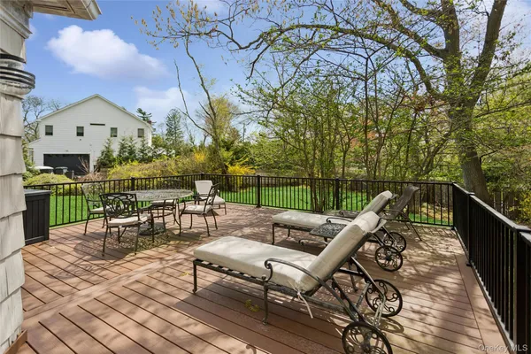 $1,950,000 | 1360 Boxwood Drive West, Hewlett, NY 11557