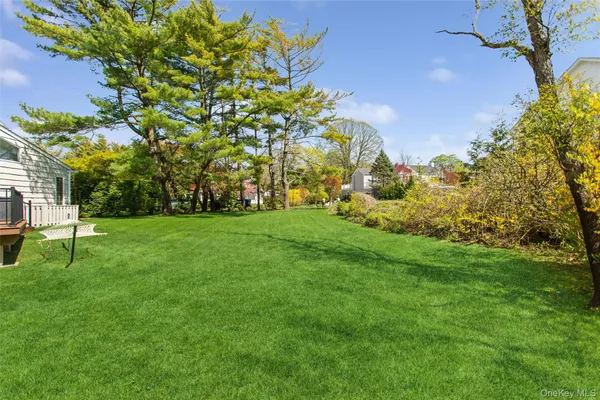 $1,950,000 | 1360 Boxwood Drive West, Hewlett, NY 11557