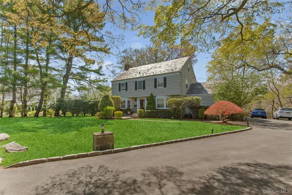 $1,950,000 | 1360 Boxwood Drive West, Hewlett, NY 11557