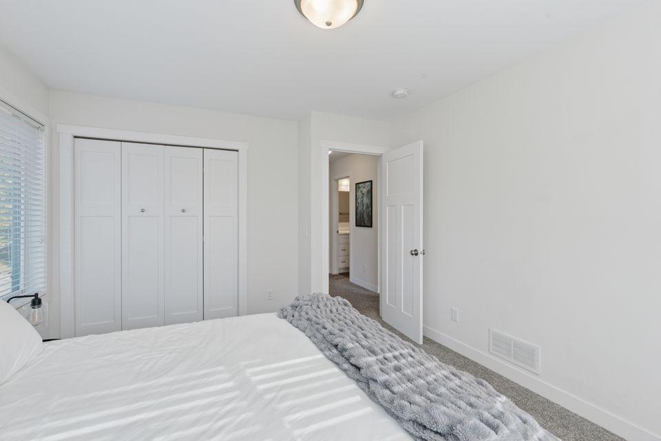 2084 Reaney Avenue East St. Paul, MN 55119 - Photo 14 of 23