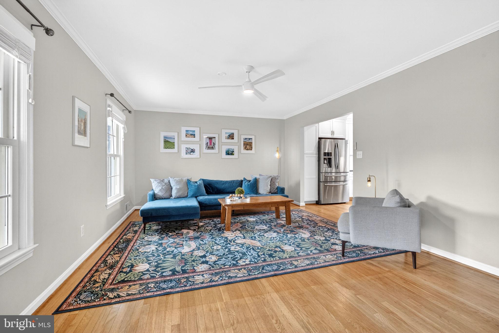 8620 Fort Hunt Road Alexandria, VA 22308 - Photo 5 of 46 Gleaming hardwood floors.