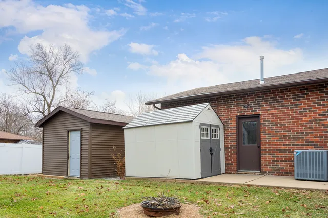 a house view with a outdoor space