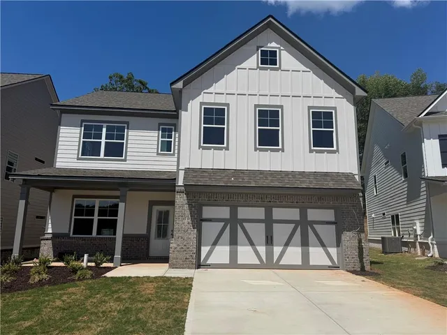 a view of entryway and hall
