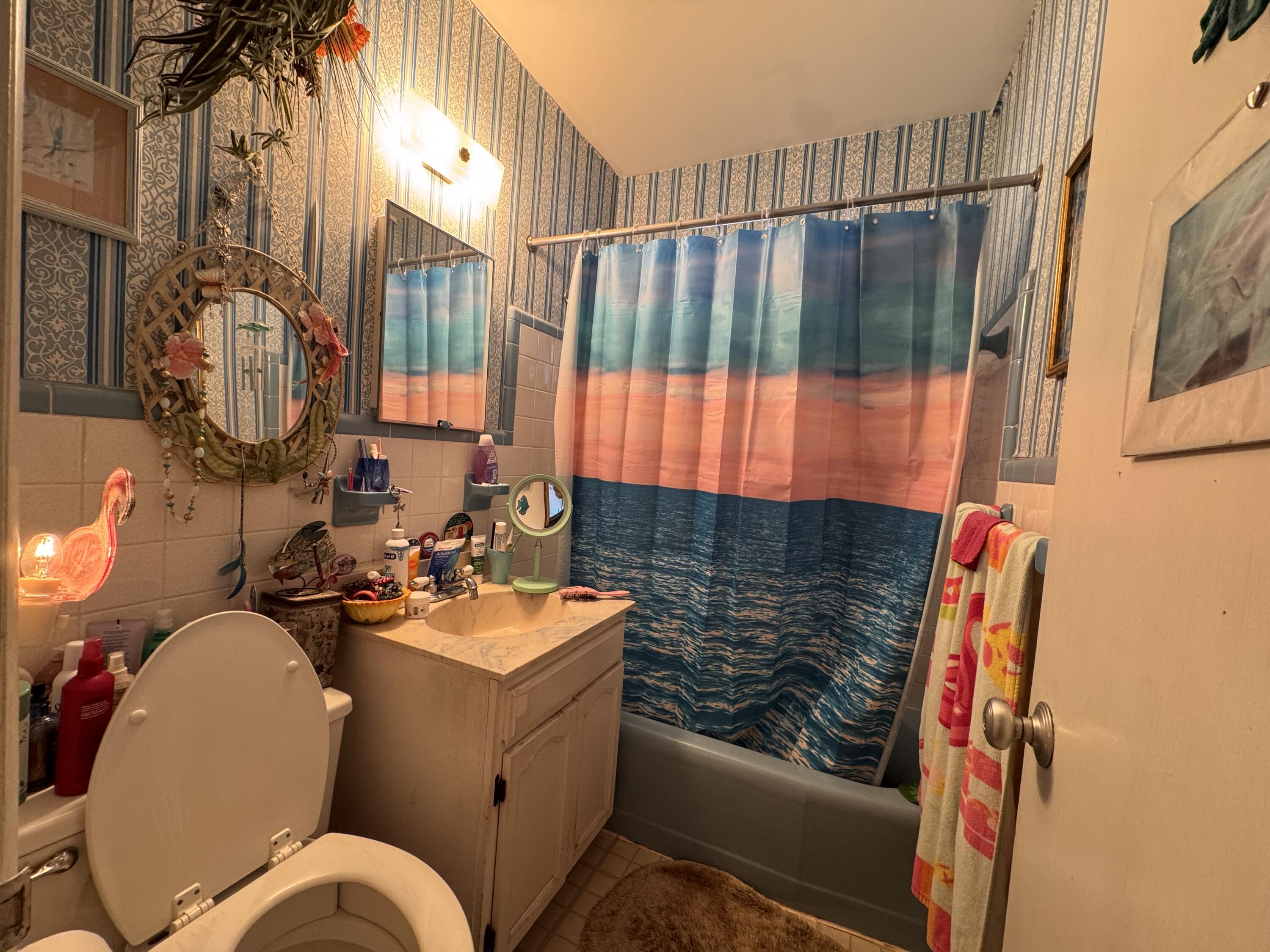 110 East Ridge Road Islamorada, FL 33036 - Photo 23 of 30 110 E. Ridge Road - Hall Bath