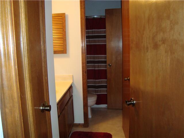 5287 Ruthton Road, Unit 17 Columbus, OH 43220 - Photo 12 of 14