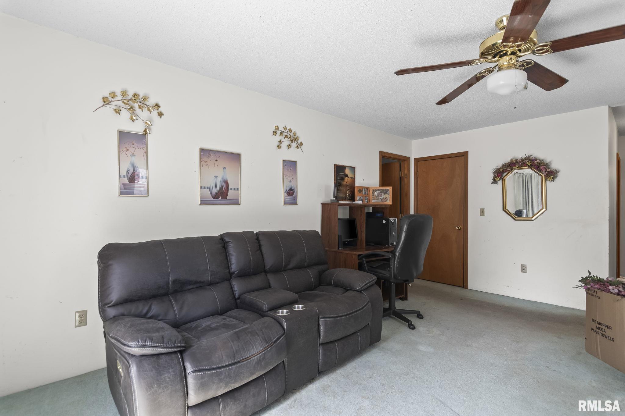 2157 South 12th Street Springfield, IL 62703 - Photo 4 of 25