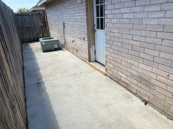 $925 | 1005 Cedarwood Drive, Rio Grande City, TX 78582