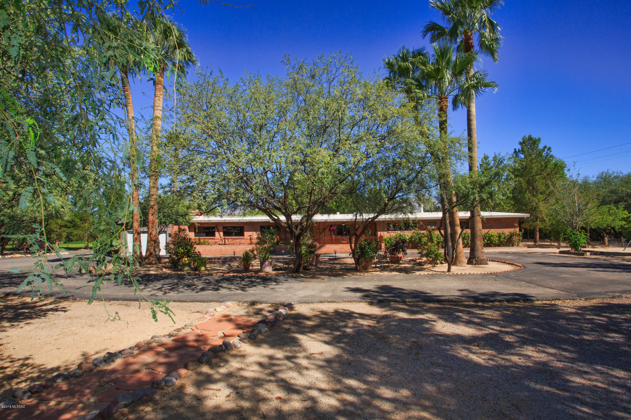8721 East Woodland Road Tucson, AZ 85749 - Photo 2 of 38 Gallery Image 2