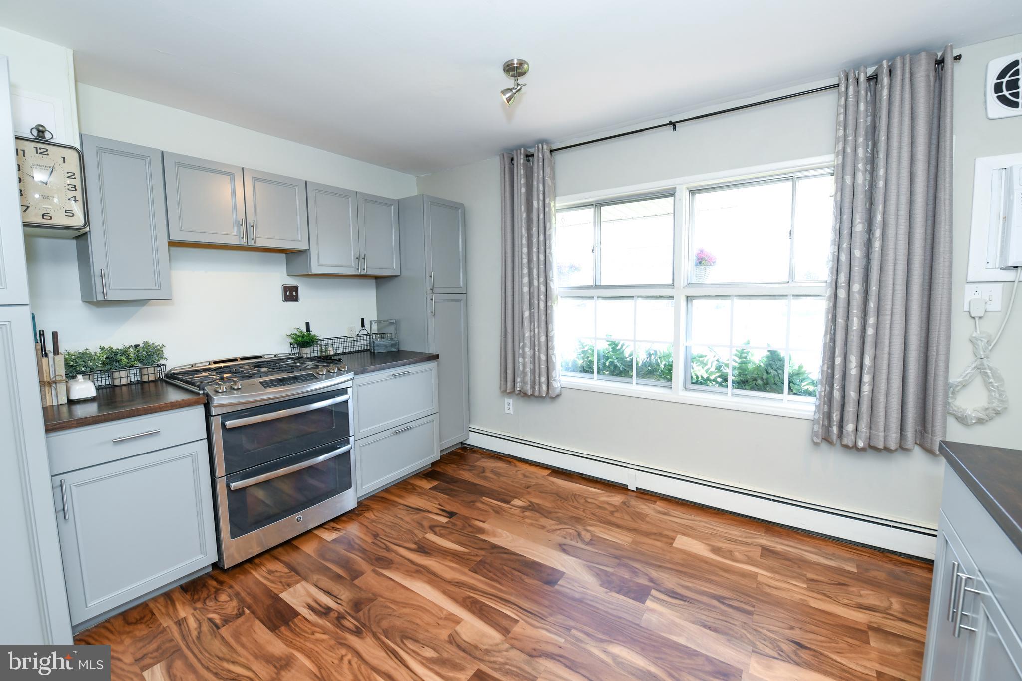 2832 Norcom Road Philadelphia, PA 19154 - Photo 8 of 36 Gallery Image 8