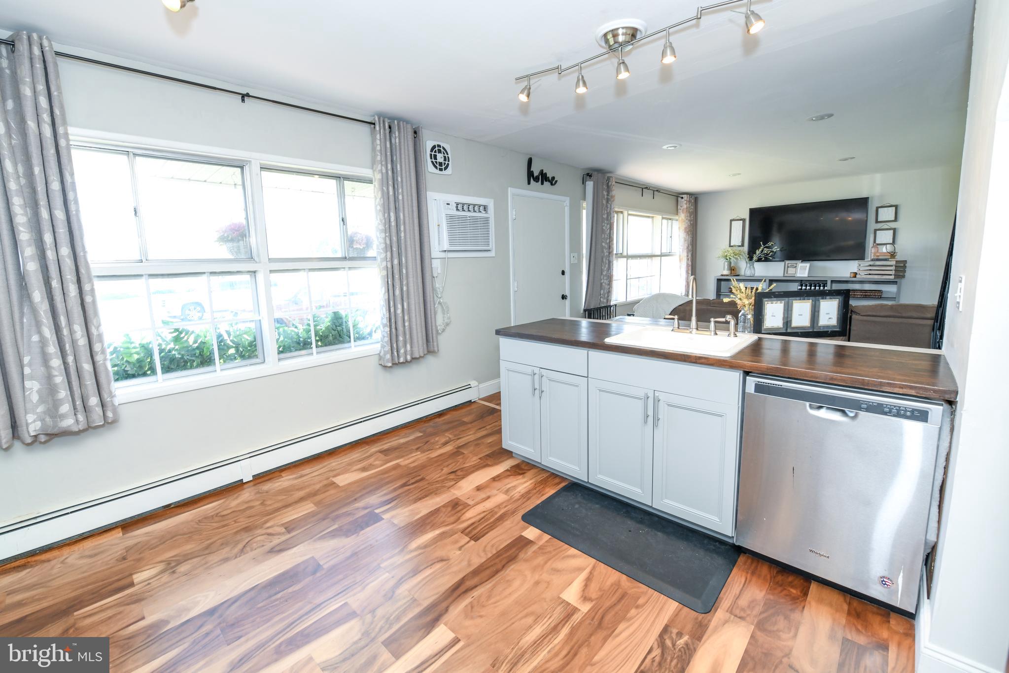2832 Norcom Road Philadelphia, PA 19154 - Photo 10 of 36 Gallery Image 10