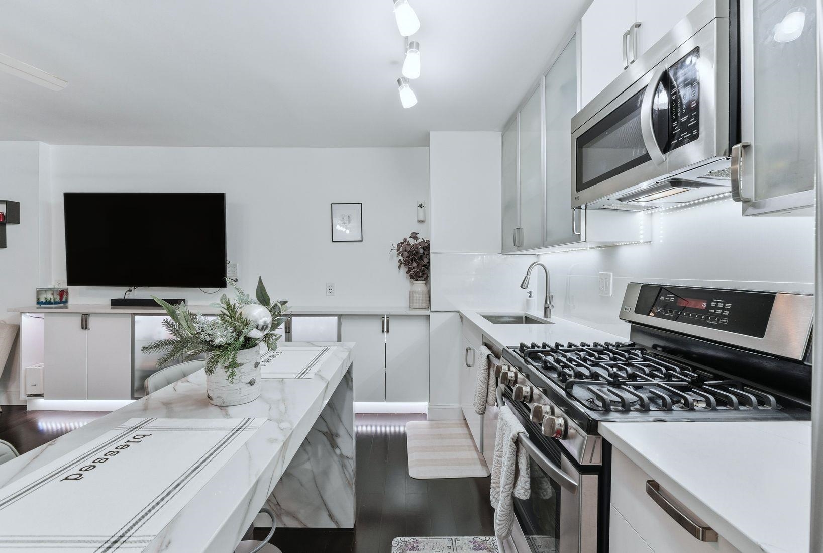 6040 Boulevard East, Unit 30N West New York, NJ 07093 - Photo 4 of 34