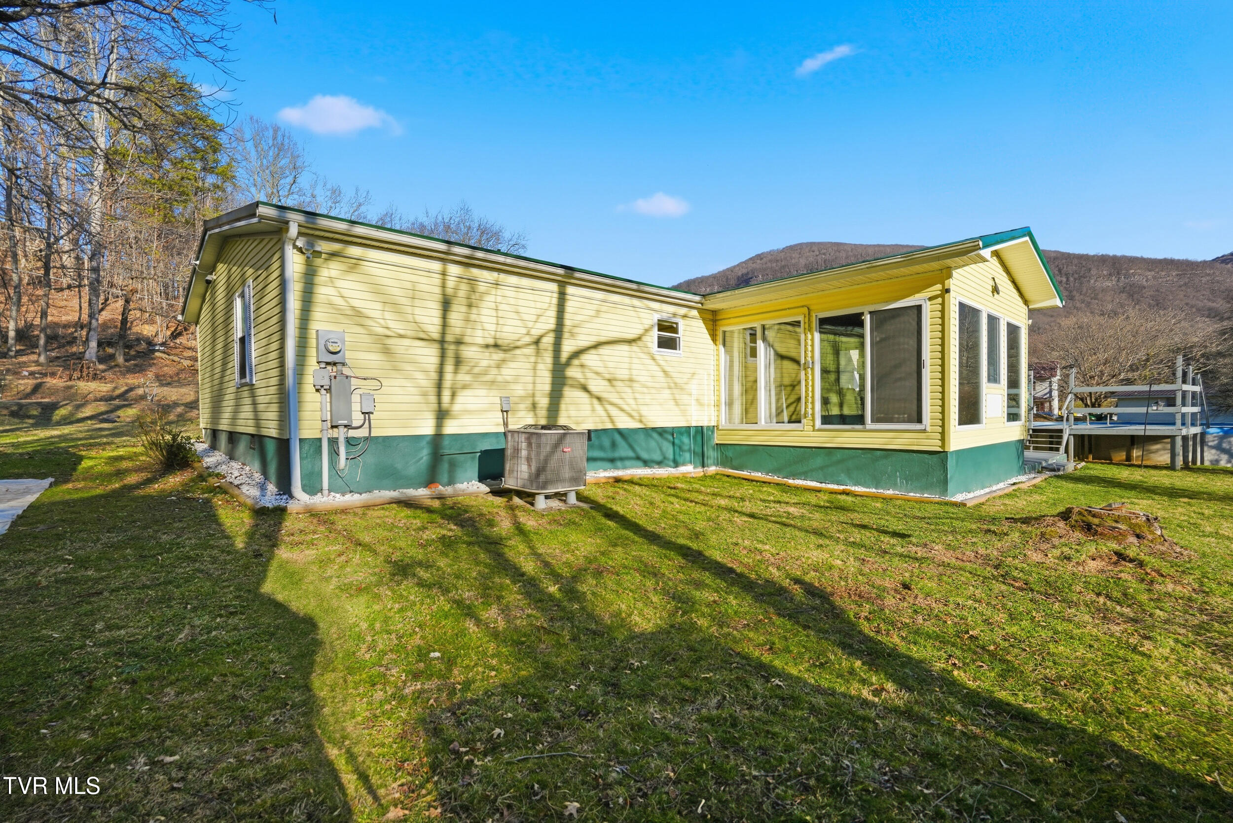 3311 Rebecca Road Big Stone Gap, VA 24219 - Photo 7 of 41 34_3311 rebecca rd-20