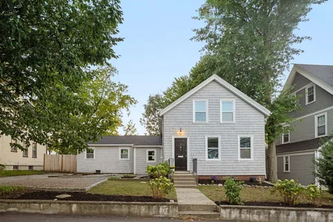 $949,000 | 7 Beach Street, Newton, MA 02458