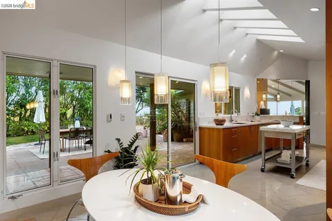 $2,290,000 | 12131 Skyline Boulevard, Oakland, CA 94619