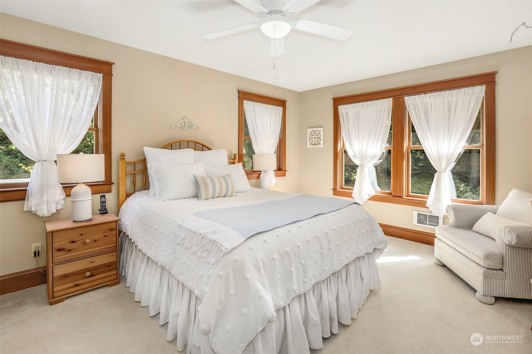 6909 Denali Way Clinton, WA 98236 - Photo 11 of 39 Gallery Image 11
