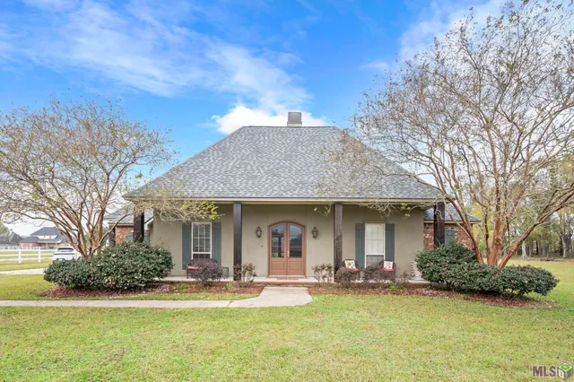 $500,000 | 8385 Pin Oak Lane, Zachary, LA 70791