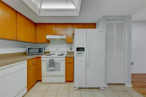 $1,700 | 9881 113th Street, Unit 215, Seminole, FL 33772