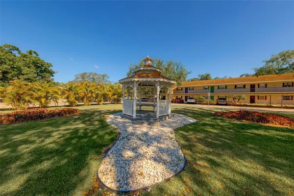 $1,700 | 9881 113th Street, Unit 215, Seminole, FL 33772