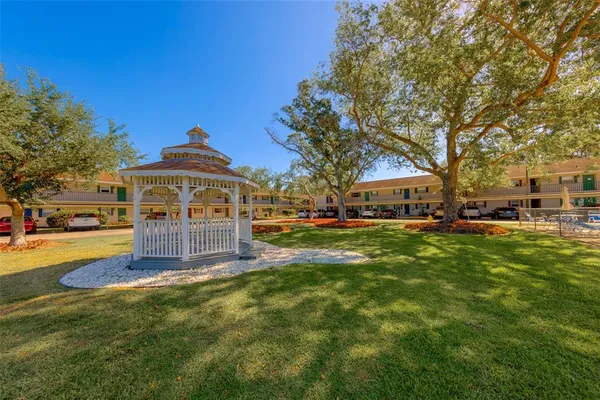 $1,700 | 9881 113th Street, Unit 215, Seminole, FL 33772