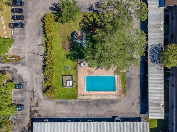 $1,700 | 9881 113th Street, Unit 215, Seminole, FL 33772