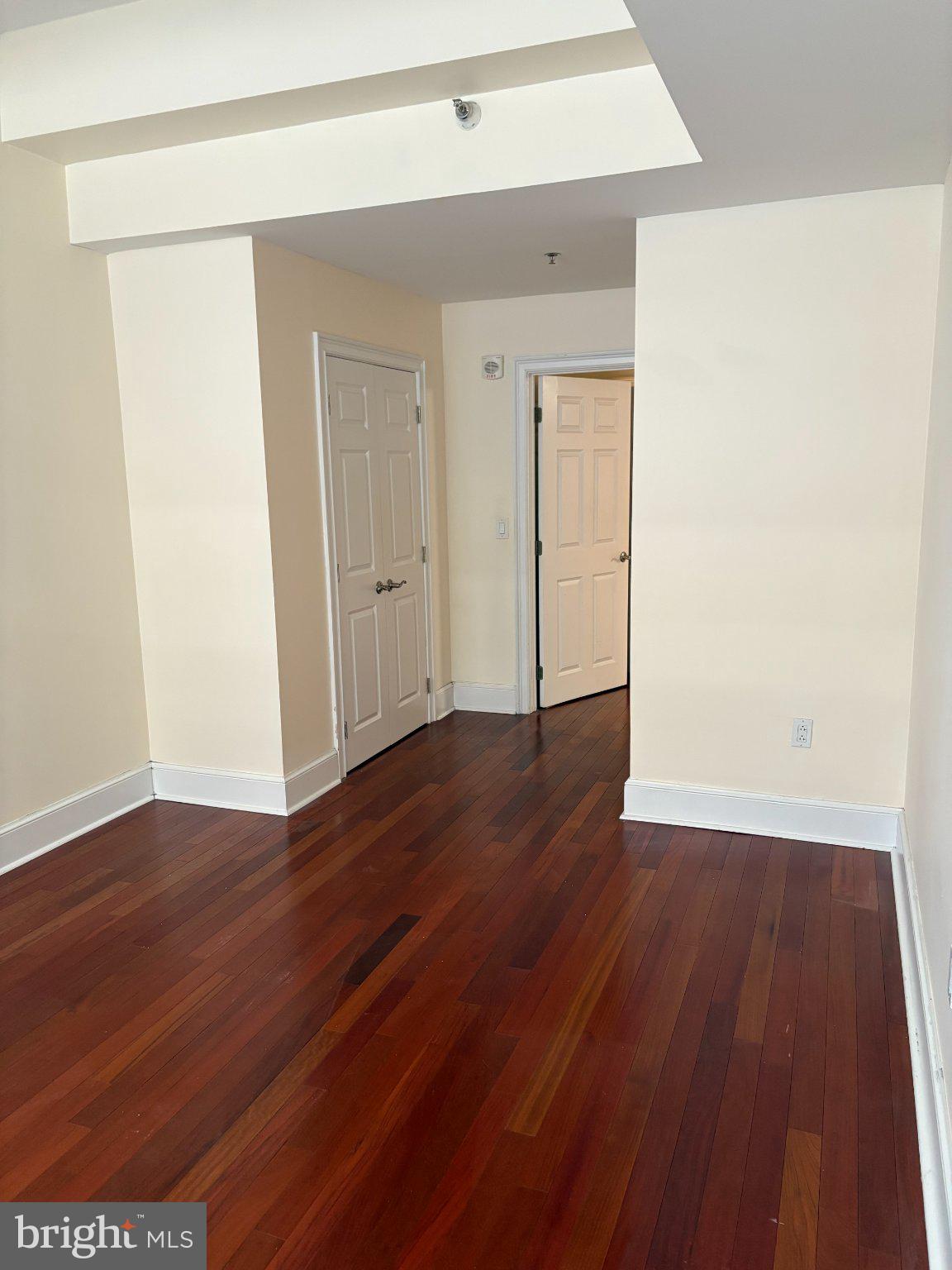 1500 Chestnut Street, Unit 4D Philadelphia, PA 19102 - Photo 22 of 26 Spacious entryway with warm wood floors.