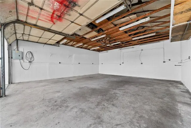 a view of utility room