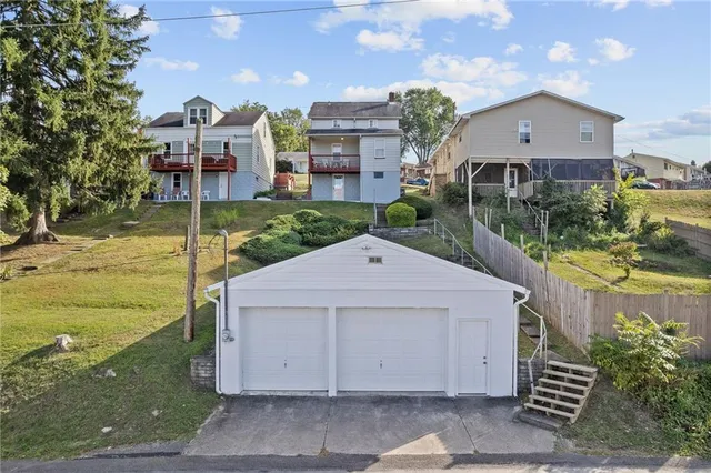 a front view of house with yard