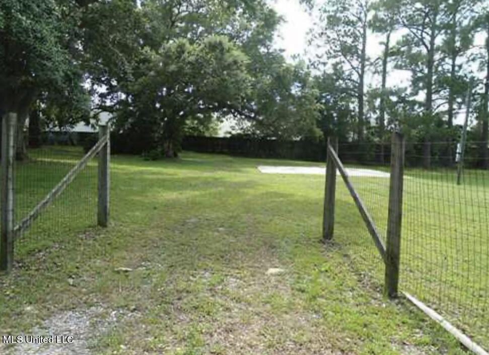 321 Nelson Road Biloxi, MS 39531 - Photo 3 of 7 76F7797D-66CD-4F74-8A9D-84789571D4F8