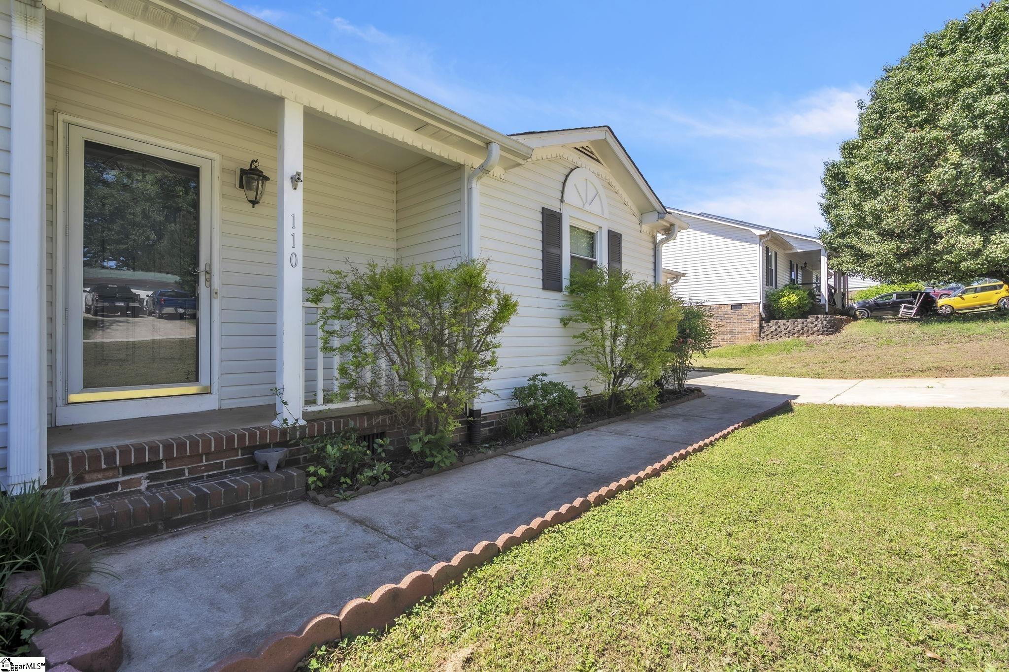 110 Apollo Avenue Greer, SC 29651 - Photo 4 of 33