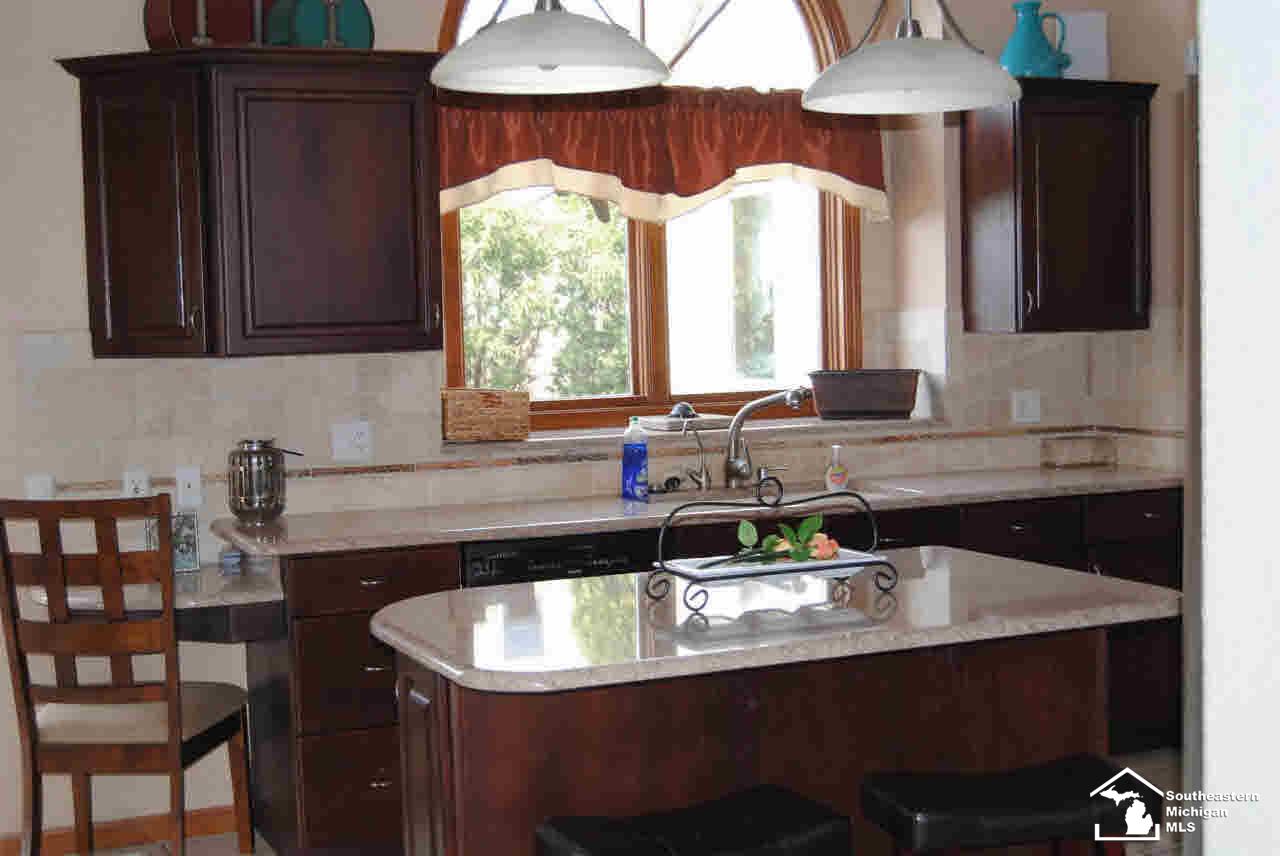 4249 Clegg Road Lambertville, MI 48144 - Photo 8 of 25 Island